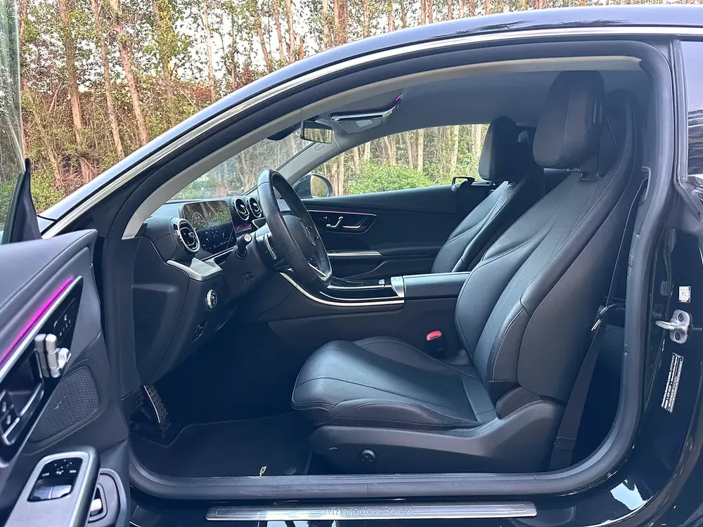 2025 Mercedes-Benz CLE 220d | 2.0L Diesel 4-cylinder | 220 HP | Like New - Image 10