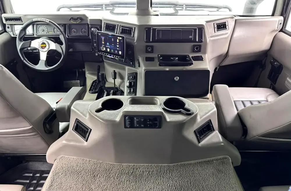2002 Hummer H1, Apple CarPlay, Android Auto, Excellent Condition, American Specs - Image 10