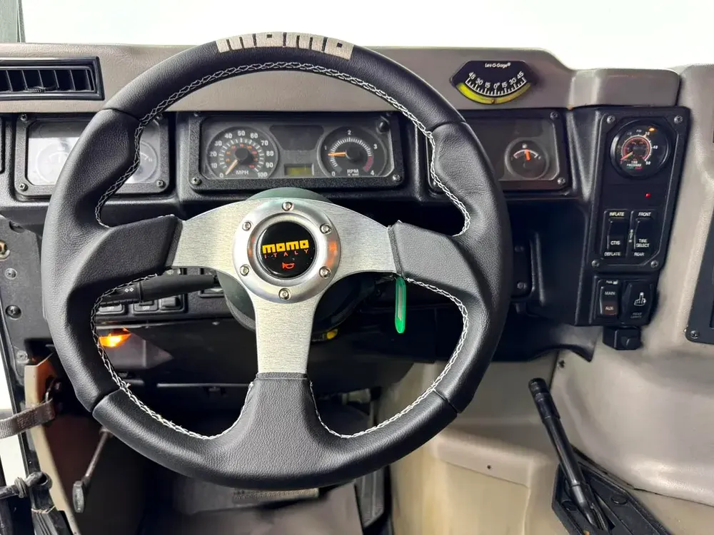 2002 Hummer H1, Apple CarPlay, Android Auto, Excellent Condition, American Specs - Image 12