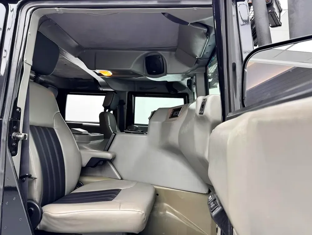 2002 Hummer H1, Apple CarPlay, Android Auto, Excellent Condition, American Specs - Image 8