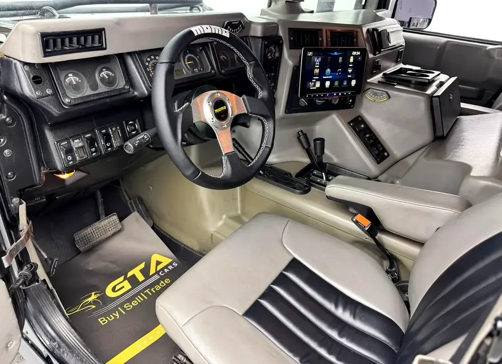 2002 Hummer H1, Apple CarPlay, Android Auto, Excellent Condition, American Specs - Image 9