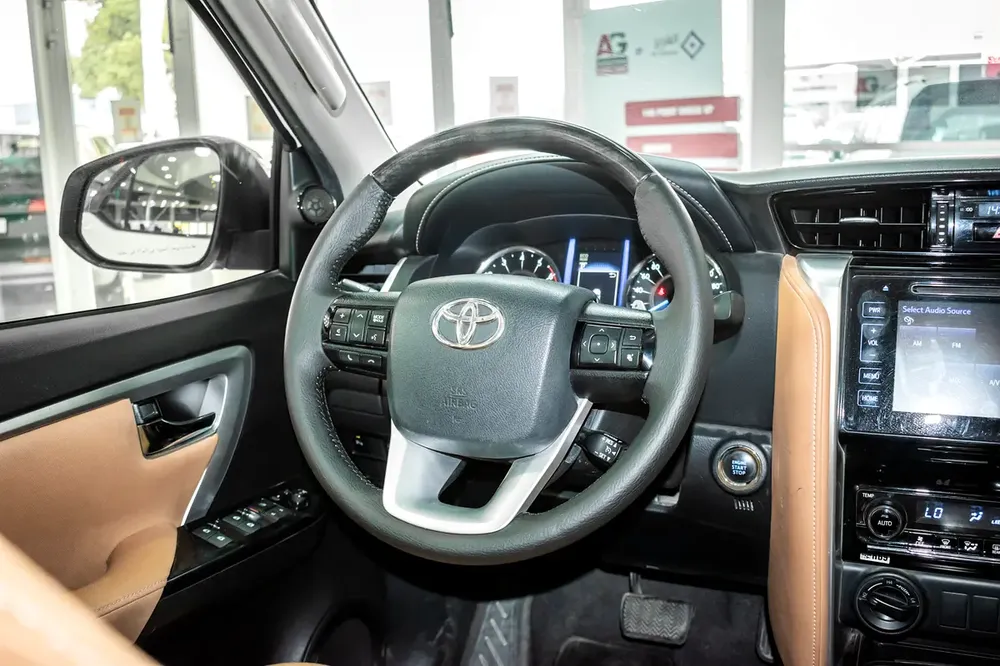 1 YR / 20,000 KM WARRANTY | 4.0 GXR | 6 CYLINDER | AED 1665 - Image 10