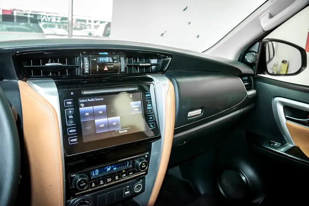 1 YR / 20,000 KM WARRANTY | 4.0 GXR | 6 CYLINDER | AED 1665 - Image 11