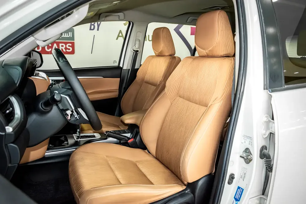 1 YR / 20,000 KM WARRANTY | 4.0 GXR | 6 CYLINDER | AED 1665 - Image 13