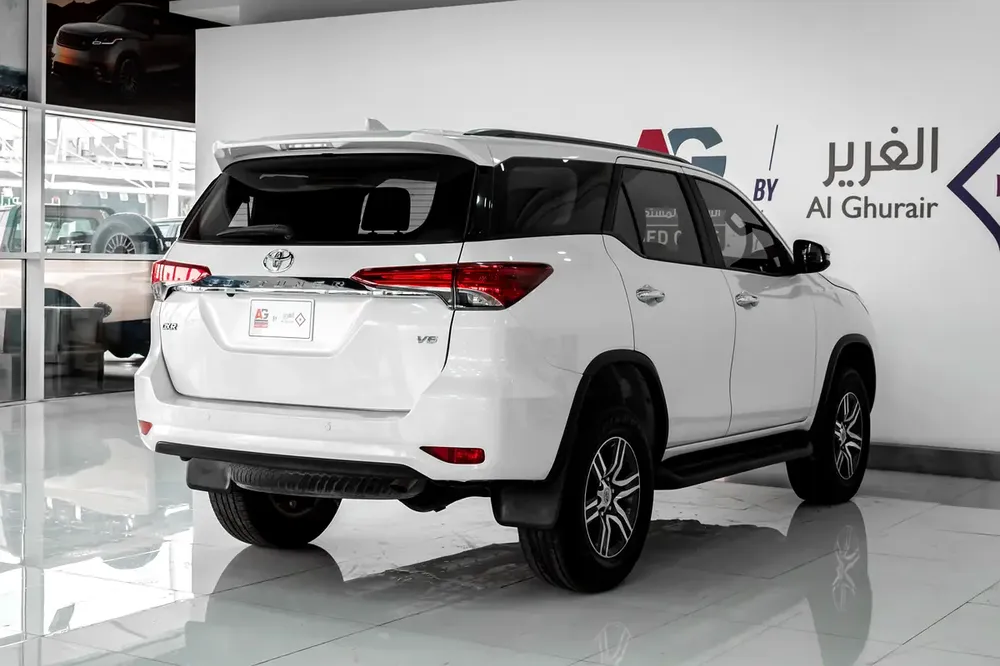 1 YR / 20,000 KM WARRANTY | 4.0 GXR | 6 CYLINDER | AED 1665 - Image 4