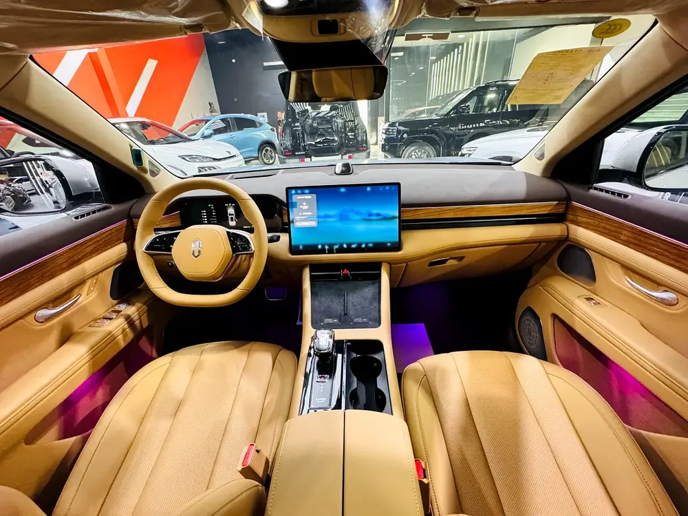 2024 Brand New AITO M7 Plugin Hybrid - Image 14
