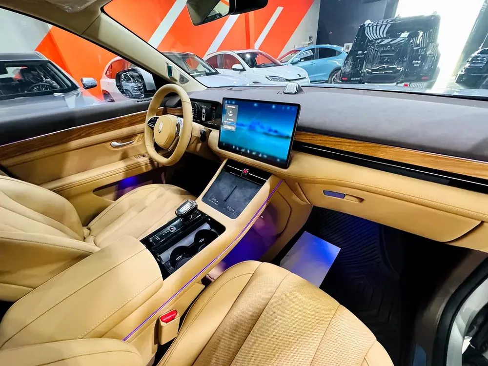2024 Brand New AITO M7 Plugin Hybrid - Image 16