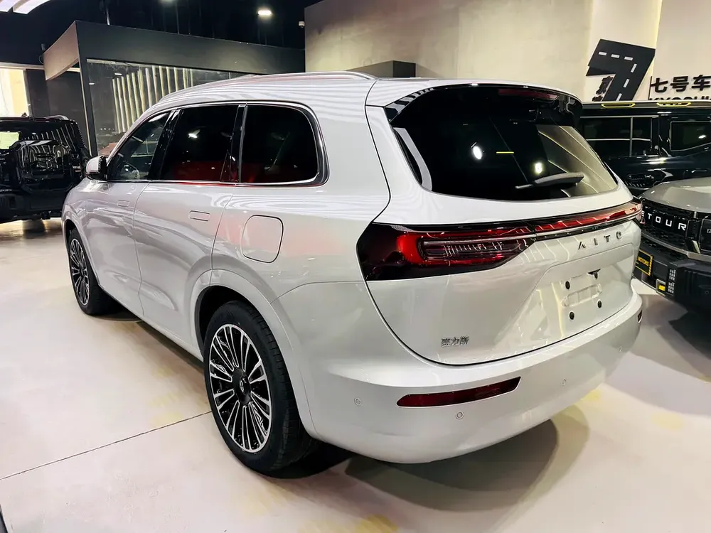 2024 Brand New AITO M7 Plugin Hybrid - Image 6