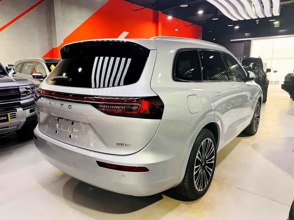2024 Brand New AITO M7 Plugin Hybrid - Image 8