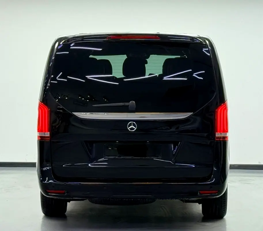 Mercedes-Benz V250 8-Seater Under Warranty Till 2028 - Image 5