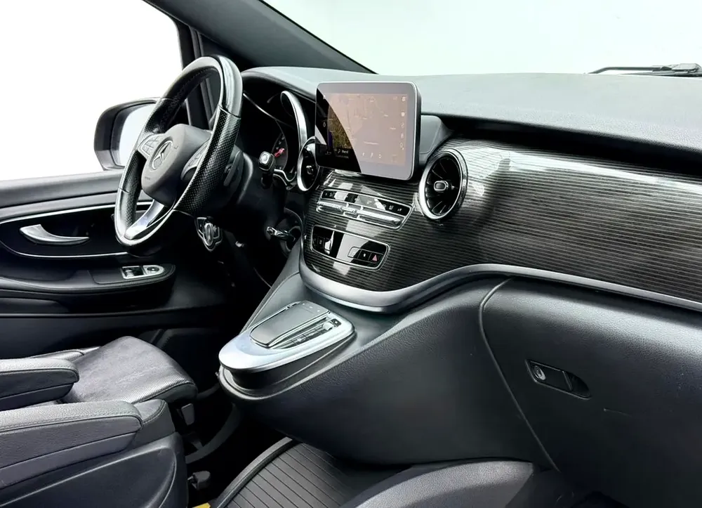 Mercedes-Benz V250 8-Seater Under Warranty Till 2028 - Image 8