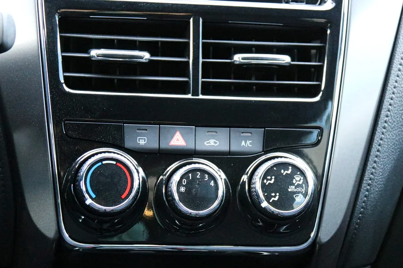 YARIS 1.3 HB AT MID 2025 - Image 10