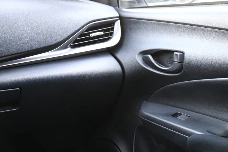 YARIS 1.3 HB AT MID 2025 - Image 12