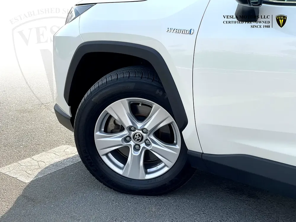 UNLIMITED MILEAGE WARRANTY / HYBRID + NAVIGATION + CAMERA + CRUISE CONTROL + CAR PLAY + PUSH START - Image 6