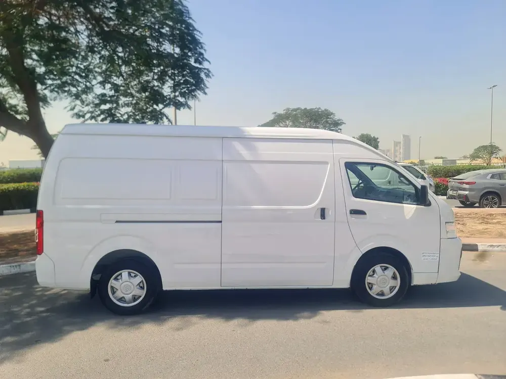 FOTON CARGO VAN, GCC, UNDER WARRANTY FROM AL TAYER MOTORS UNTIL 300K KM - Image 6