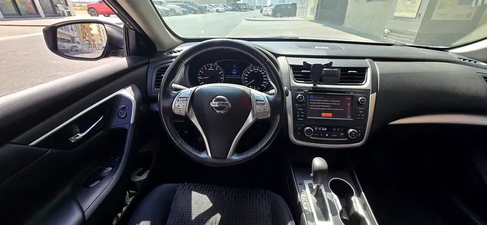 Well Maintained Nissan Altima 2017 SL | GCC Specs | Full Option - Image 14
