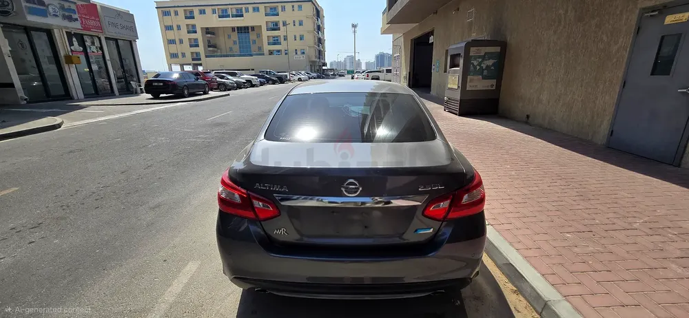 Well Maintained Nissan Altima 2017 SL | GCC Specs | Full Option - Image 5