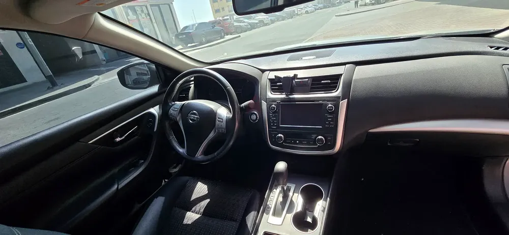 Well Maintained Nissan Altima 2017 SL | GCC Specs | Full Option - Image 7