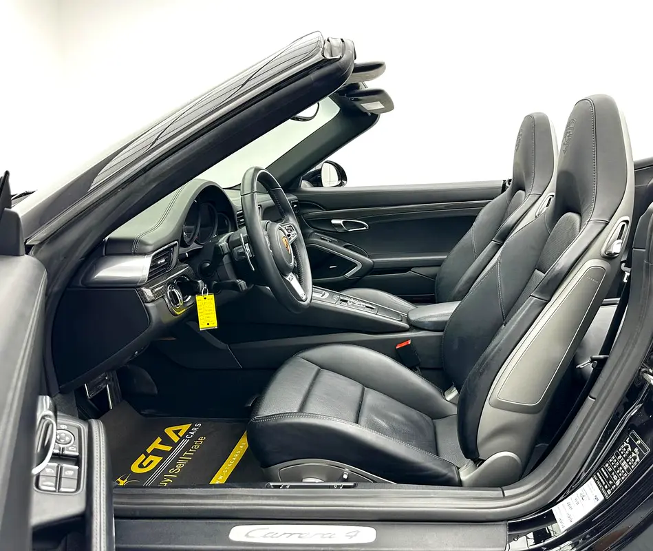 2017 Porsche 911 Carrera 4 Cabriolet, April/2027 Porsche Warranty, Full Porsche Service History, GCC - Image 12