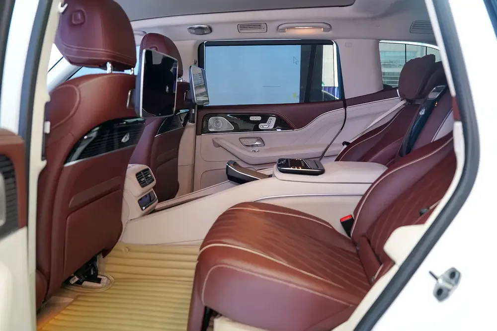 WARRANTY JUNE 2029 | SERVICE 2029 | LEG REST | BURMESTER AUDIO | SIDE STEPS | REAR ENTERTAINMENT - Image 10