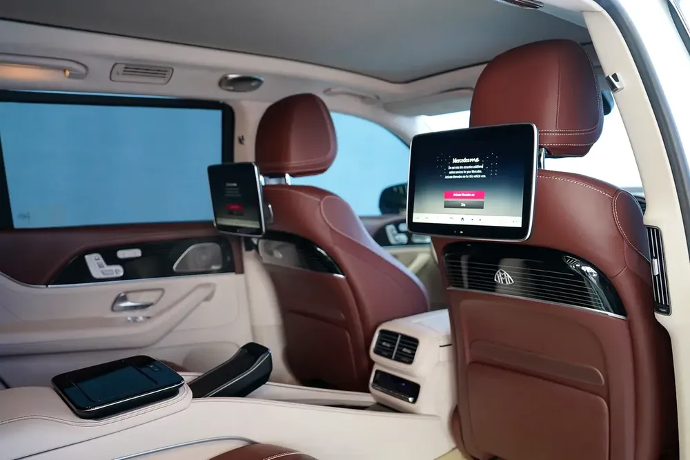 WARRANTY JUNE 2029 | SERVICE 2029 | LEG REST | BURMESTER AUDIO | SIDE STEPS | REAR ENTERTAINMENT - Image 15