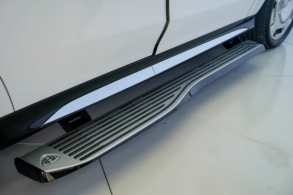 WARRANTY JUNE 2029 | SERVICE 2029 | LEG REST | BURMESTER AUDIO | SIDE STEPS | REAR ENTERTAINMENT - Image 18