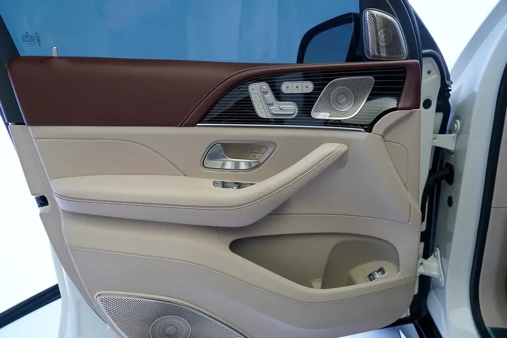 WARRANTY JUNE 2029 | SERVICE 2029 | LEG REST | BURMESTER AUDIO | SIDE STEPS | REAR ENTERTAINMENT - Image 6