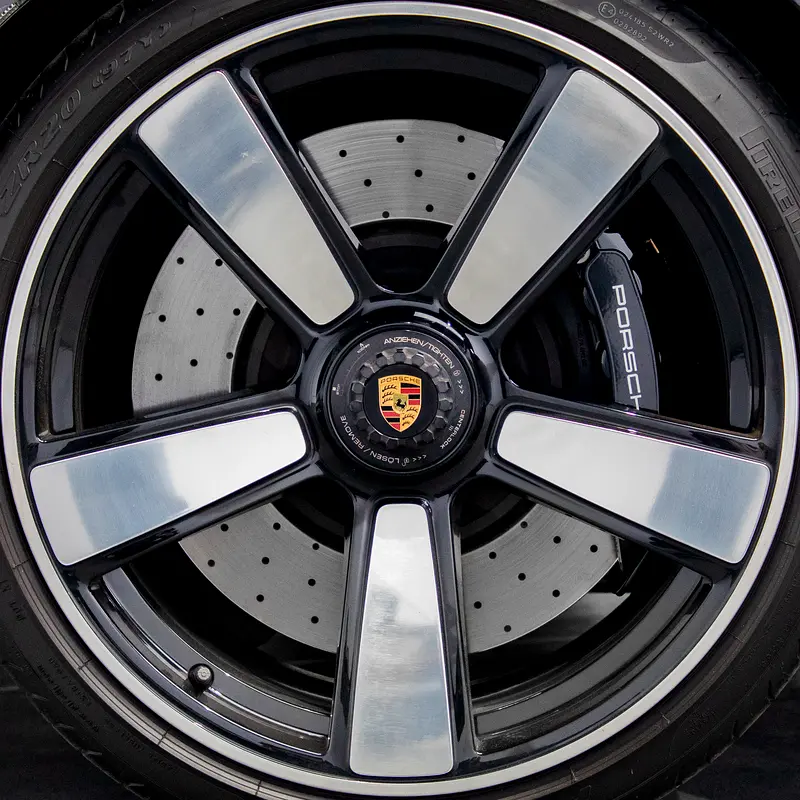 Turbo 992 Low Mileage • FDSH • Porsche Warranty 2029 • GCC - Image 18