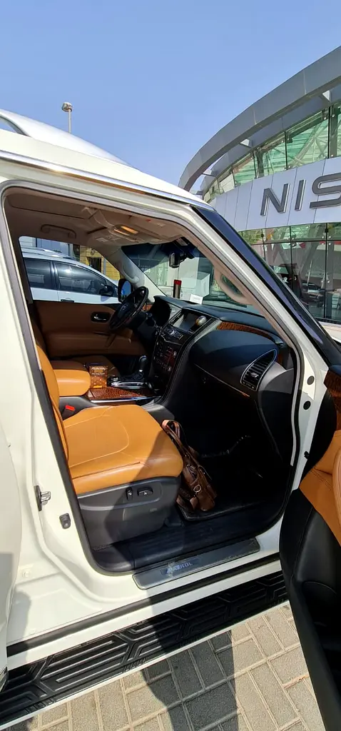 Nissan Patrole 2014 SE Platinum full options - Low mileage (Certified)- Accident Free - Image 13