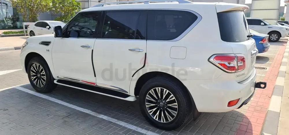 Nissan Patrole 2014 SE Platinum full options - Low mileage (Certified)- Accident Free - Image 4