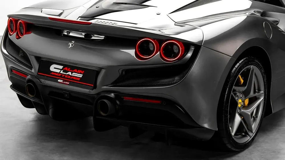 Ferrari F8 Tributo - 2021 - GCC Specs - Under Warranty and Service Contract - Image 17