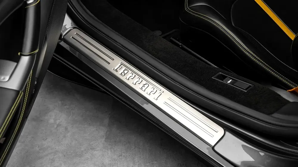 Ferrari F8 Tributo - 2021 - GCC Specs - Under Warranty and Service Contract - Image 7