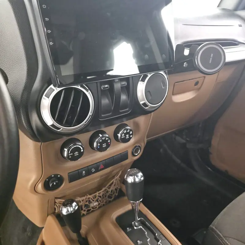 AED 2318 PM | JEEP WRANGLER RUBICON 2016 | SKULL EDITION WITH MODS | 1 YEAR WARRANTY | GCC - Image 12