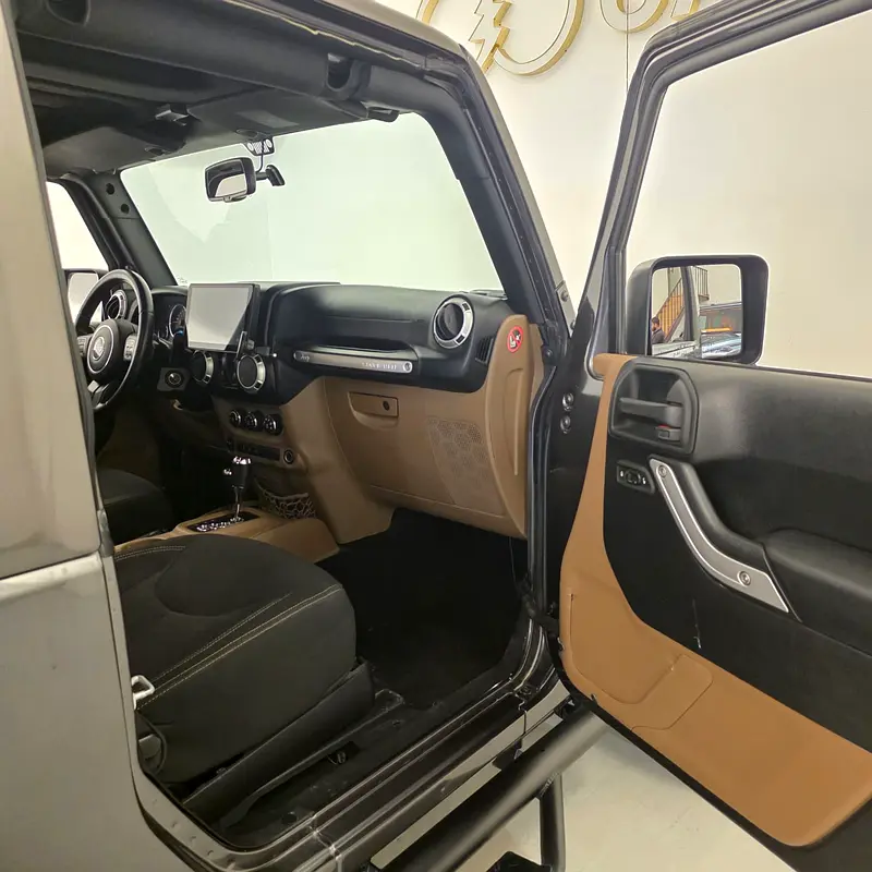 AED 2318 PM | JEEP WRANGLER RUBICON 2016 | SKULL EDITION WITH MODS | 1 YEAR WARRANTY | GCC - Image 14