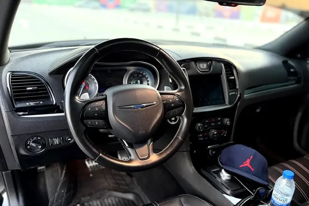 1050-\EMI 2021 Chrysler 300S 5.7L HEMI V8 - American Specs - Low Mileage - Image 13