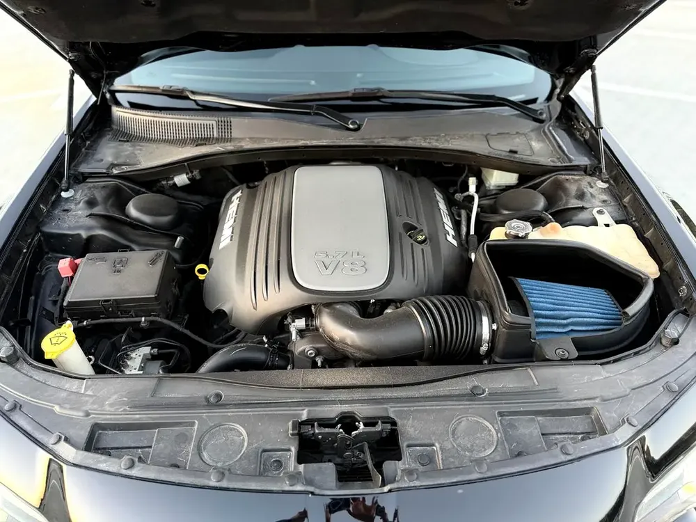 1050-\EMI 2021 Chrysler 300S 5.7L HEMI V8 - American Specs - Low Mileage - Image 15