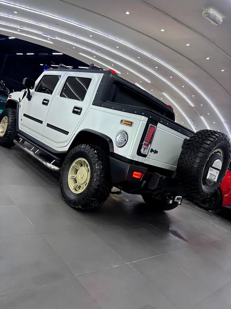 Hummer H2 SUT 2005 American Specs - Rugged Off-Road Icon - Image 8