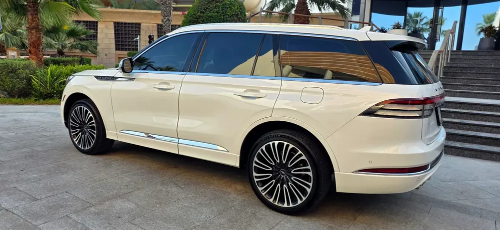 2020-Lincoln Aviator presidential-Excellent Condition-Full Service History-Bank Finance Available - Image 6