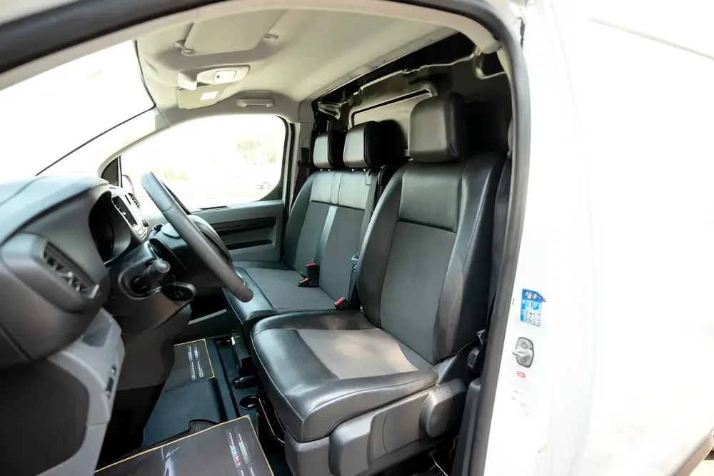 Peugeot Expert | Delivery Van | Automatic Diesel | GCC Specs | Ref#P01182 - Image 8