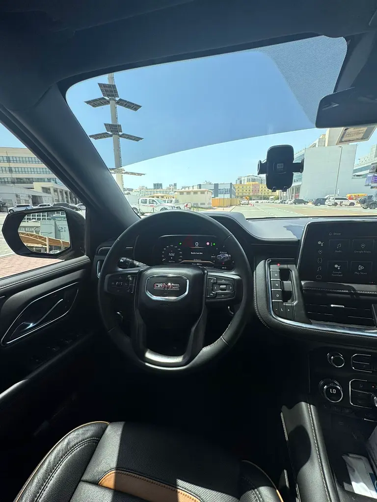 GMC Yukon - Image 8