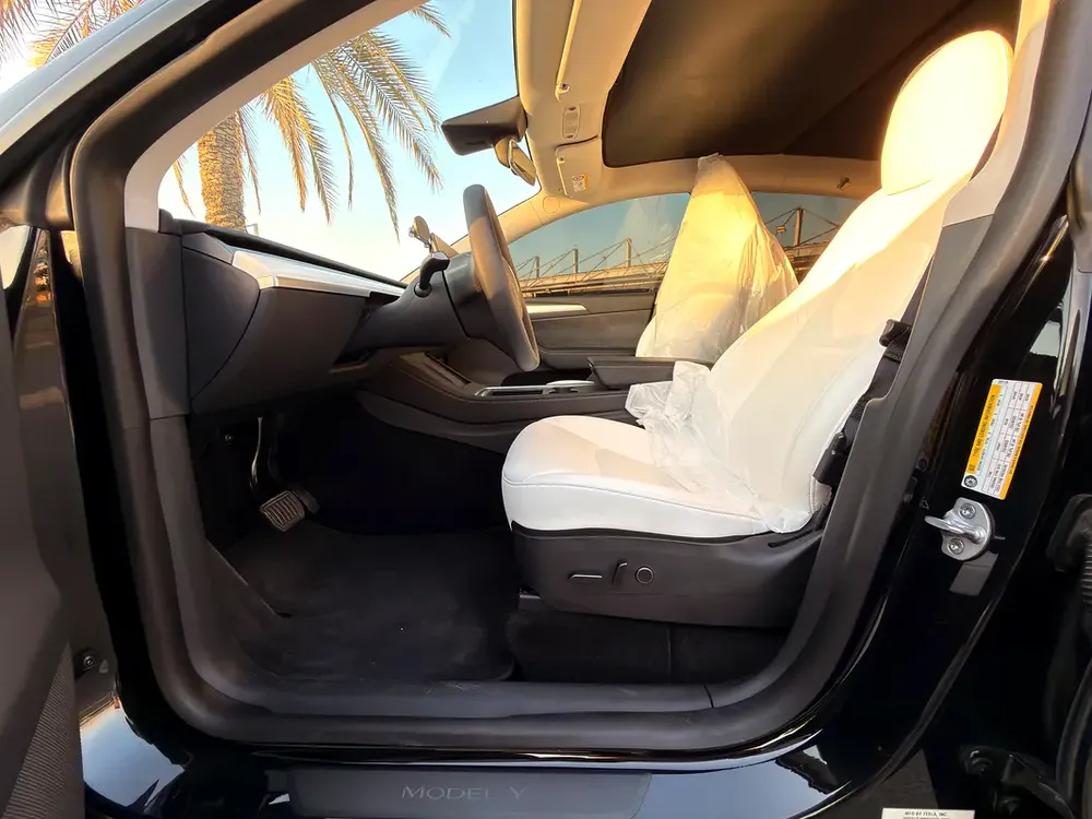 TESLA MODEL Y LONG RANGE—UNDER WARRANTY—ORIGINAL PAINT - Image 11