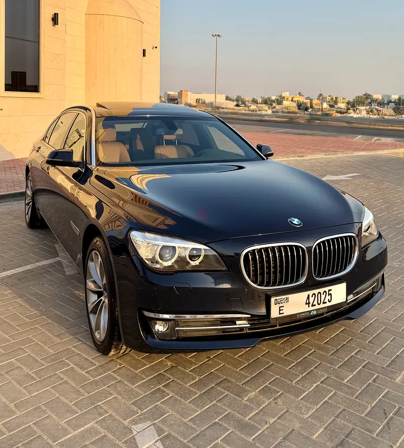 BMW 7-Series 730li Exclusive 2015 GCC Specs - Orginal paint - 2 key - Image 10