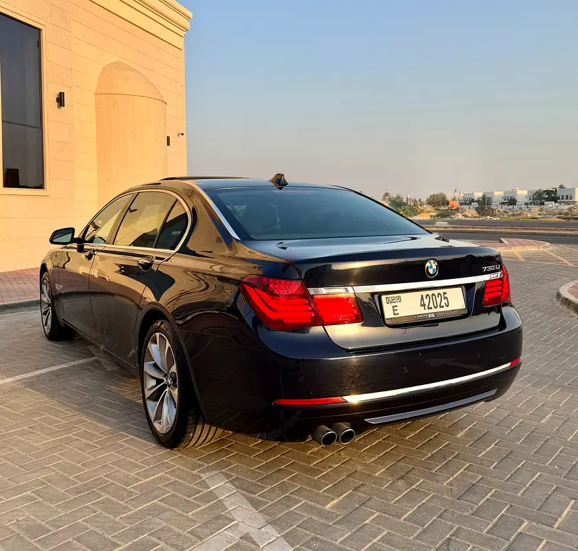 BMW 7-Series 730li Exclusive 2015 GCC Specs - Orginal paint - 2 key - Image 4