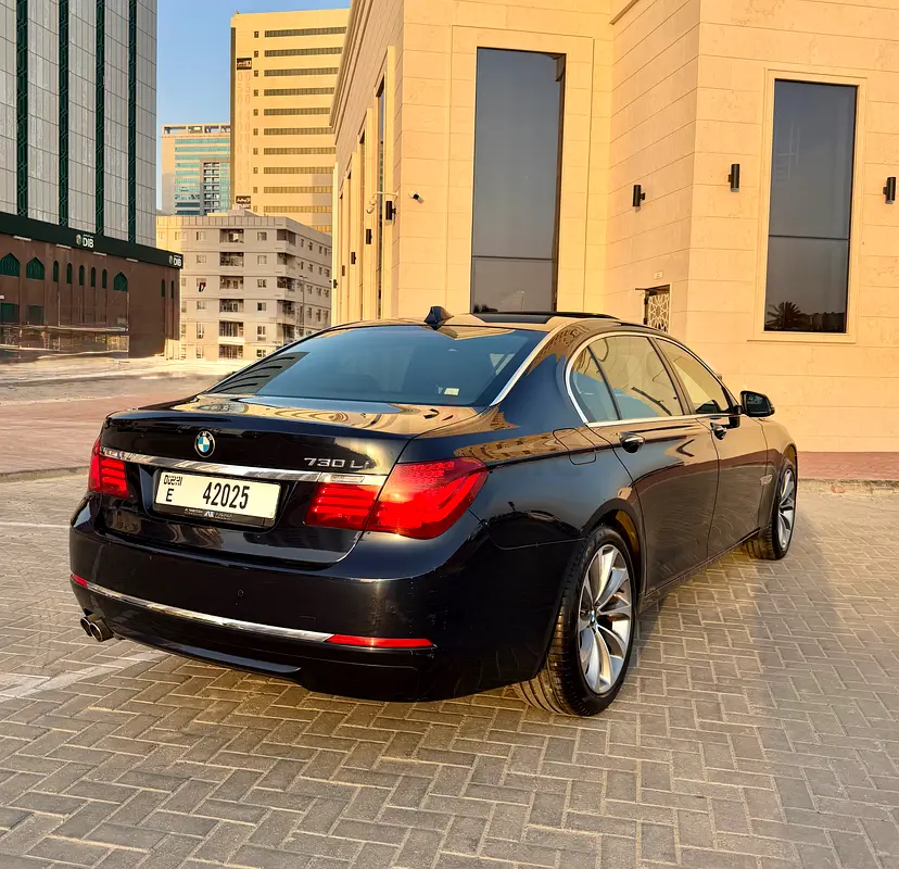 BMW 7-Series 730li Exclusive 2015 GCC Specs - Orginal paint - 2 key - Image 5