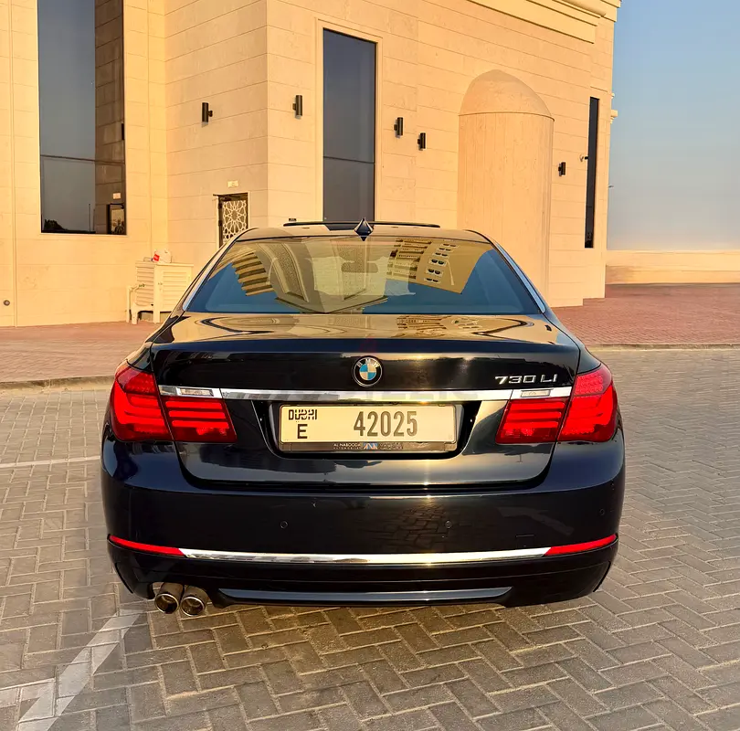 BMW 7-Series 730li Exclusive 2015 GCC Specs - Orginal paint - 2 key - Image 6