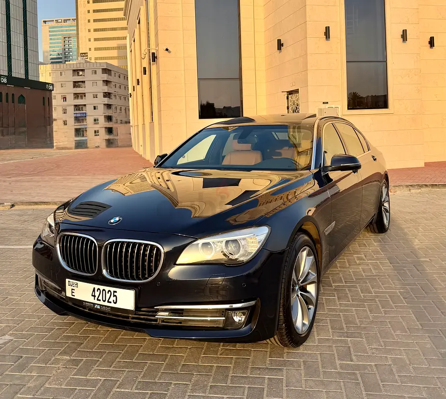 BMW 7-Series 730li Exclusive 2015 GCC Specs - Orginal paint - 2 key - Image 9