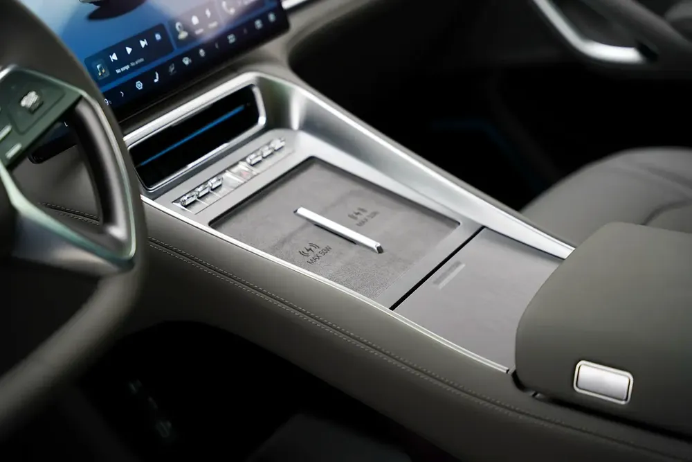 2025 Denza N9 Flagship - Image 11