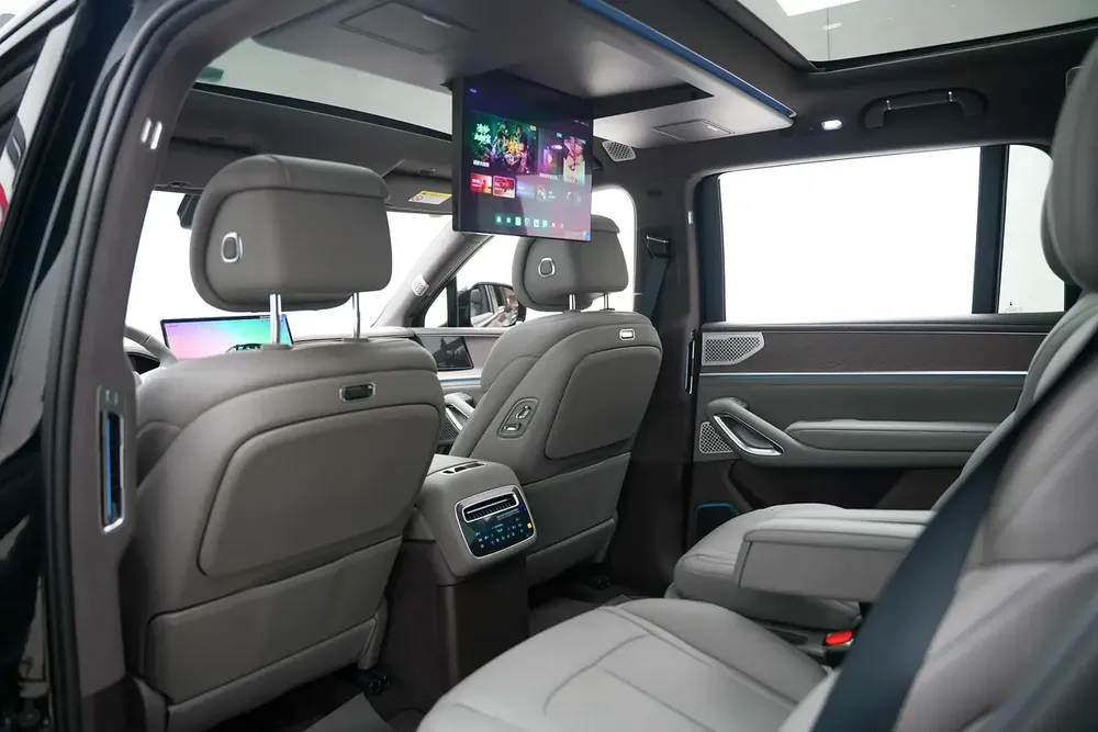 2025 Denza N9 Flagship - Image 16