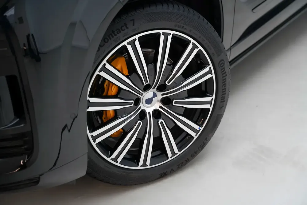 2025 Denza N9 Flagship - Image 19