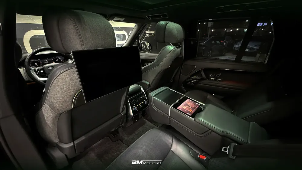 Land Rover Range Rover SV 2023 - GCC Specs - Image 17